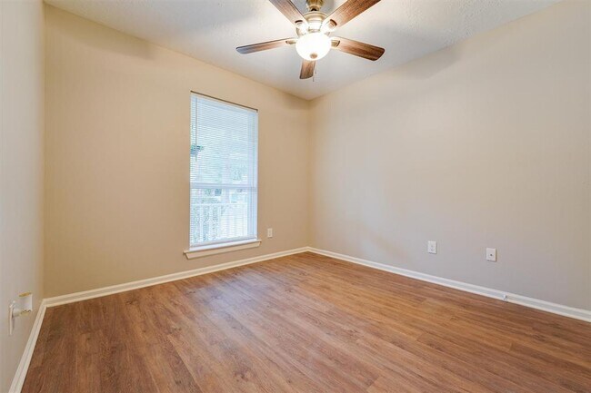 Building Photo - 21 E Brookberry Ct