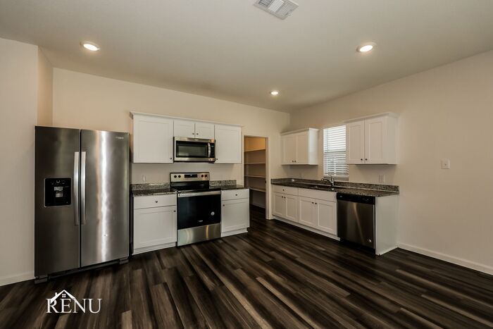 Building Photo - 13328 Wysong Dr