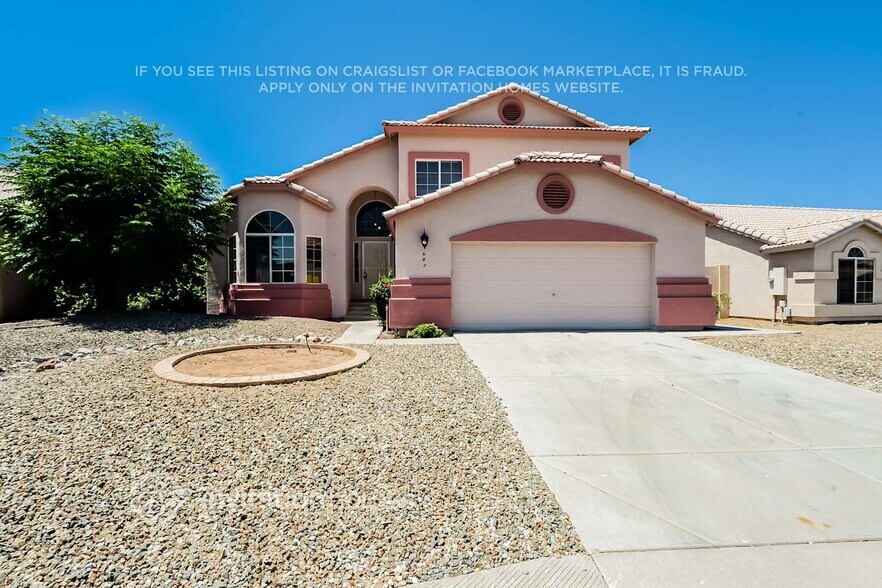 Primary Photo - 687 W Country Estates Ave