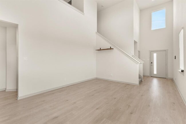 Building Photo - 140 New Hvn St