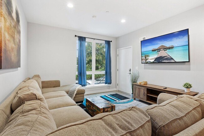 Building Photo - 1611 N 27th St