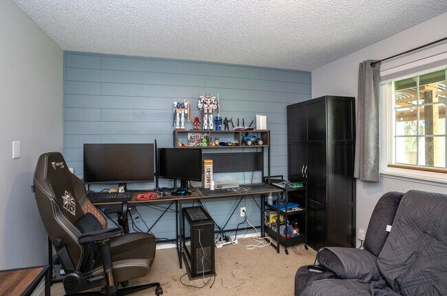 Building Photo - Spacious and Updated Rainier Meadows Home with Private Backyard