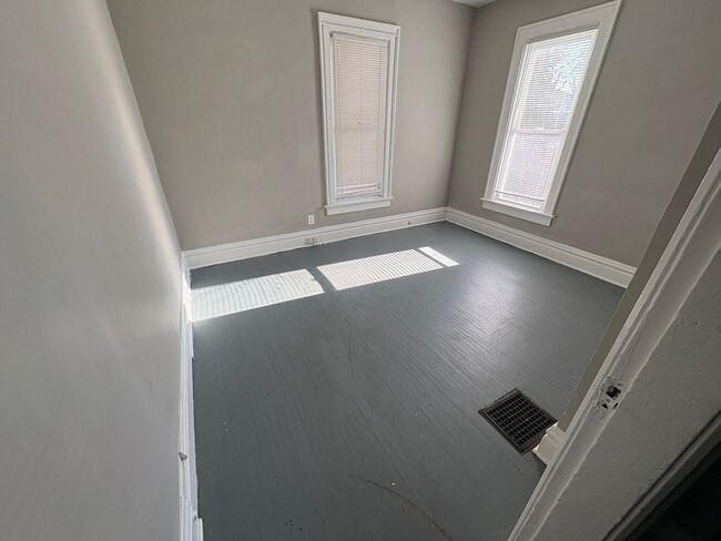 Building Photo - 1473-1475 Hildreth Avenue