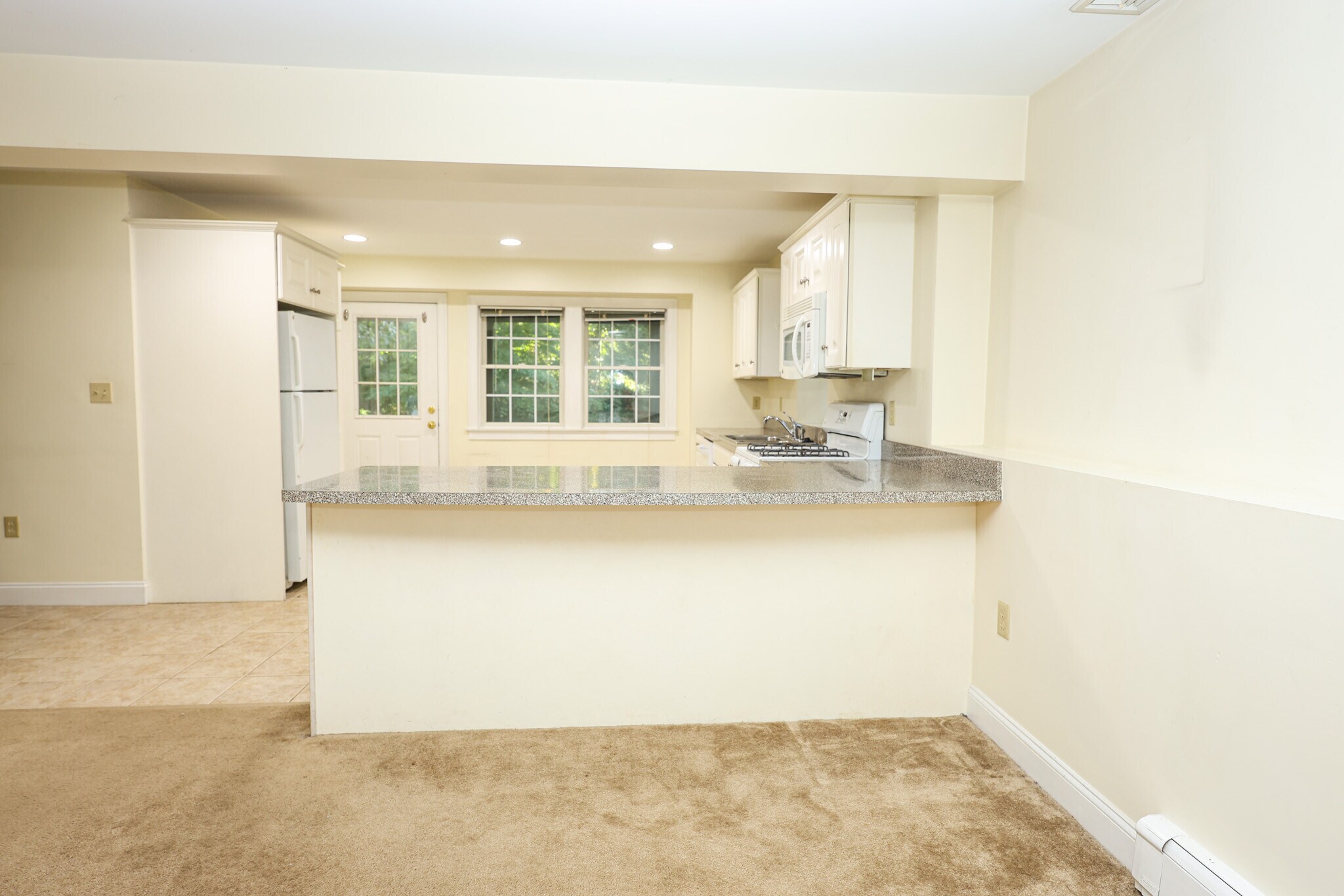 Building Photo - 370 Franklin St