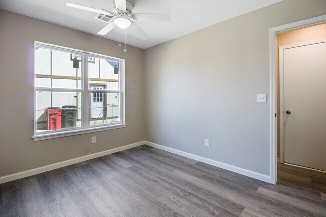 Building Photo - 8418 N 117th E Ave