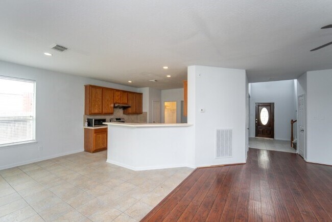 Building Photo - 2322 Cool Springs Ln