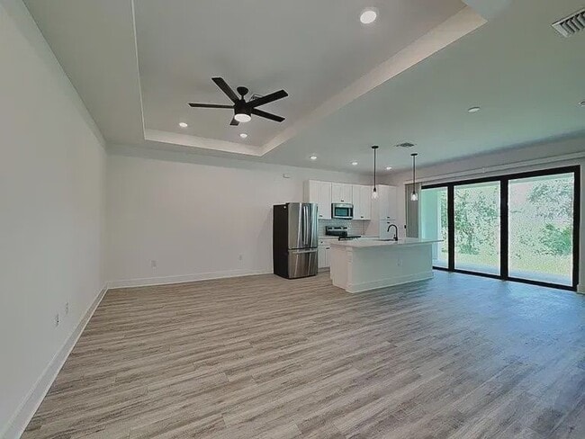 Building Photo - 1126 Bismarck Rd