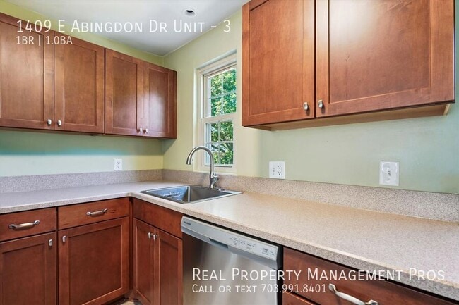 Building Photo - 1409 E Abingdon Dr