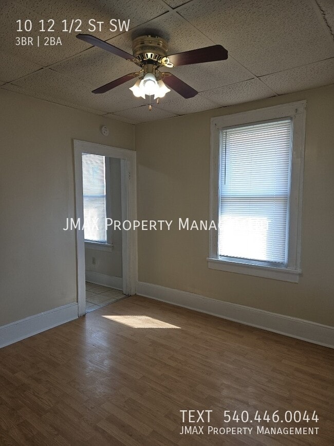 Building Photo - 10-12 1/2 12 1/2 St