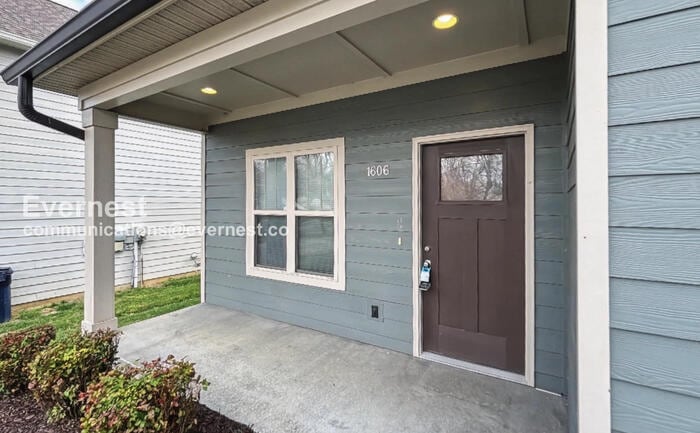 Building Photo - 1606 McBrien Rd