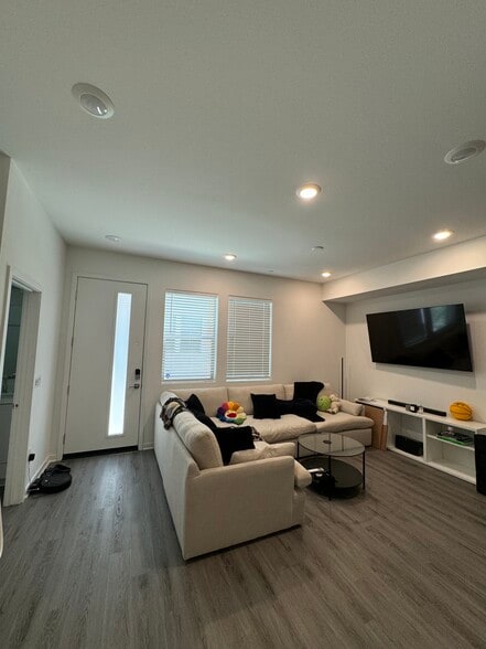 Building Photo - 222 Scratch Rd