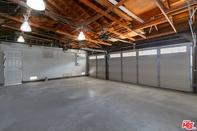Building Photo - 22737 Stagg St