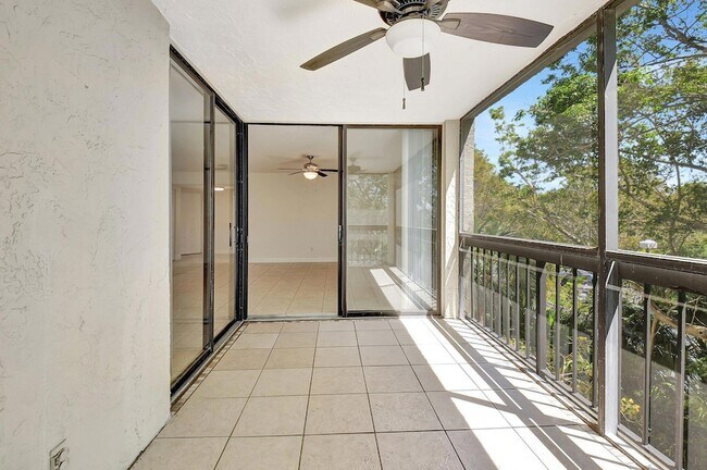 Building Photo - 820 Lavers Cir