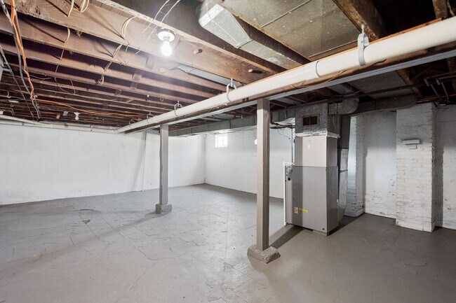 Building Photo - 2810 Freeland St