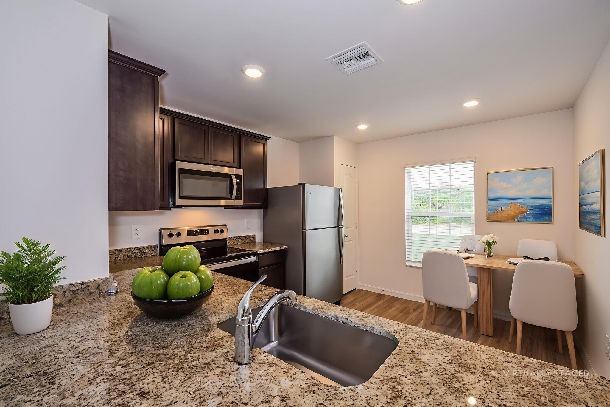 Building Photo - 865 Youngreen Dr