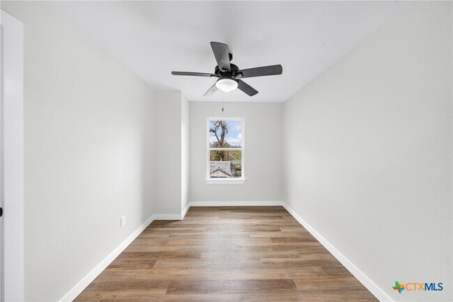 Building Photo - 909 Martin Luther King Jr Ln