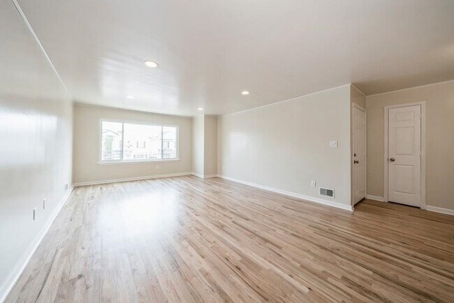 Building Photo - 603 Ocean Ave