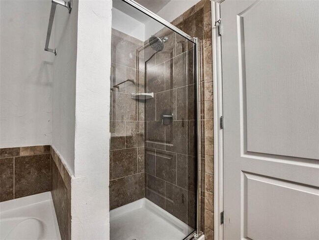 Building Photo - Home in gated community