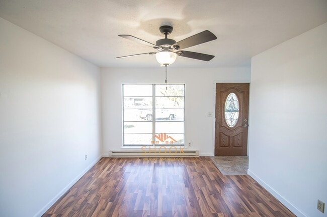 Building Photo - 3 BR HOME ON SOUTHSIDE