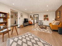 Building Photo - 7 E 129th St