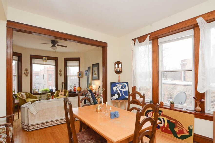 Building Photo - 2316 W Iowa St