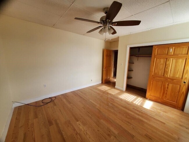 Building Photo - 240 Leyden St