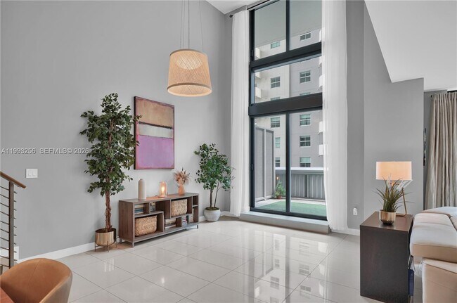 Building Photo - 1111 SW 1st Ave