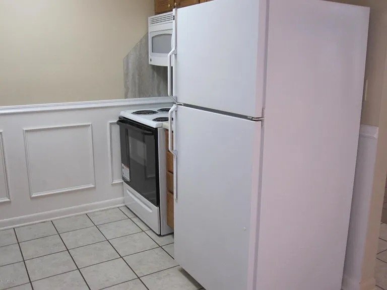 Building Photo - 434 Hayton Ave