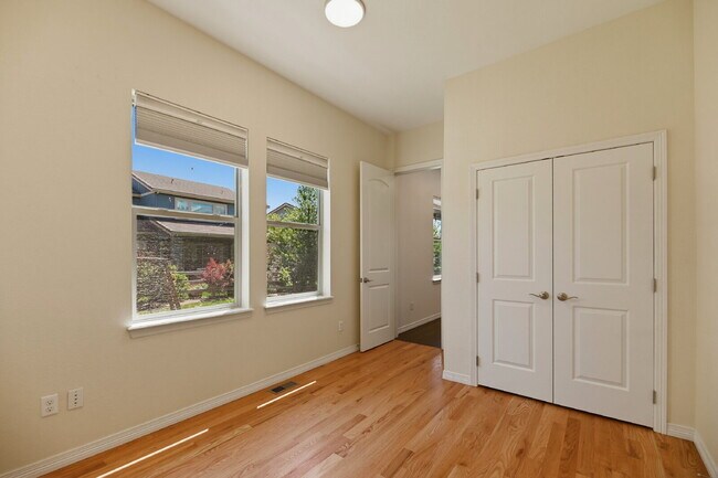 Building Photo - $4,340.95, 5 Beds - 3.5 Bath, Single Family Home in Broomfield with Pool Access!