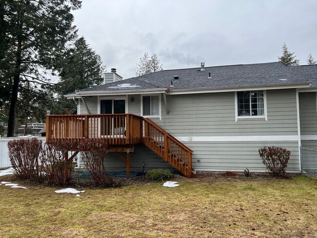 Building Photo - 12521 N Fairwood Dr