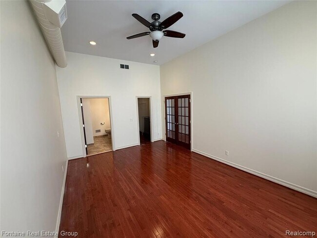 Building Photo - 107 W Grand River Ave