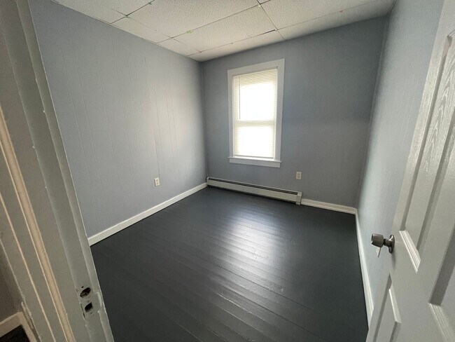 Building Photo - Beautifully Updated 3-Bedroom First Floor Apartment – North Adams, MA – $1,600/month