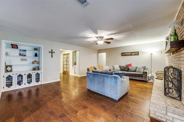 Building Photo - 1507 Greenbrier Dr