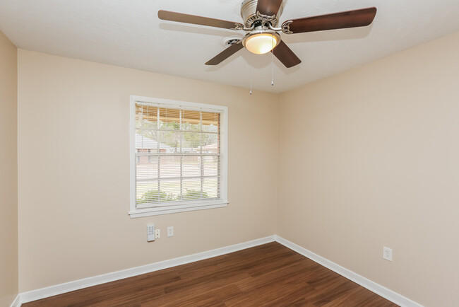 Building Photo - Charming Brick Home in Pearl