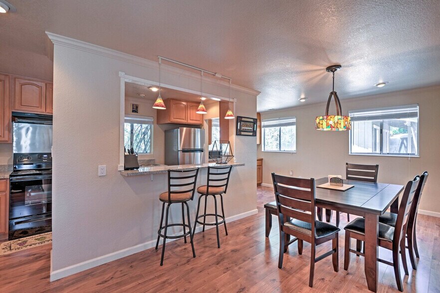 Building Photo - 1280 Rucker Ave