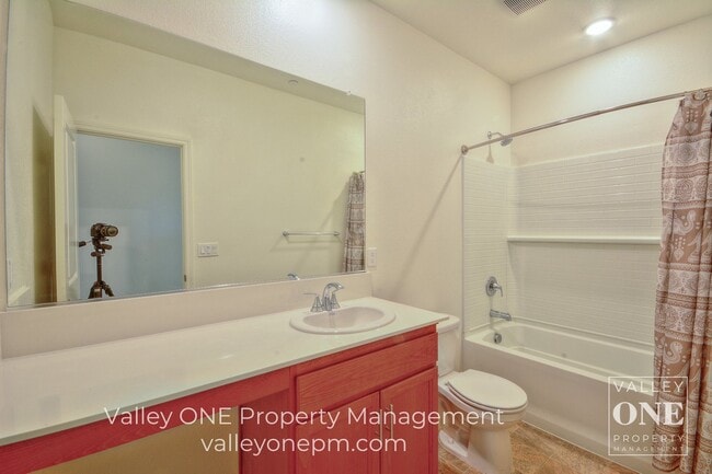 Building Photo - 933 Tipton Ln