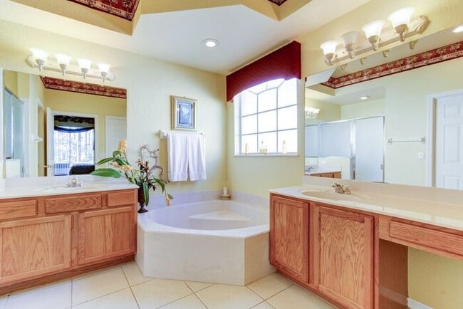 Building Photo - Beautiful Pool Home in Highlands Reserve golf community