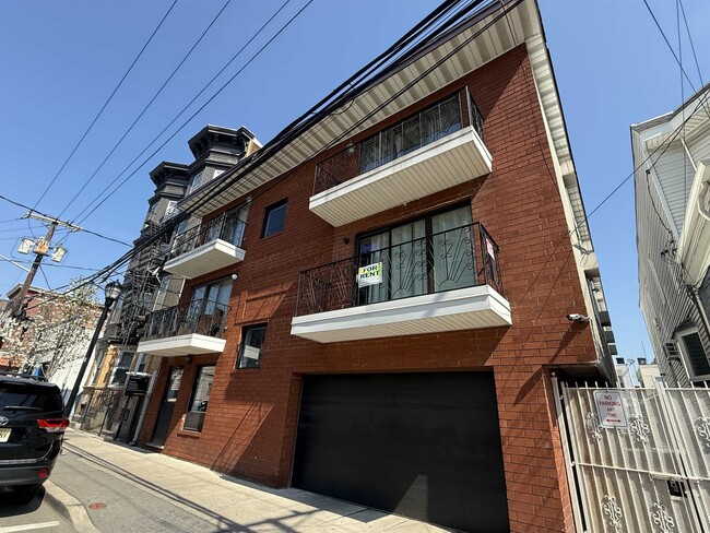 Building Photo - 226-228 49th St