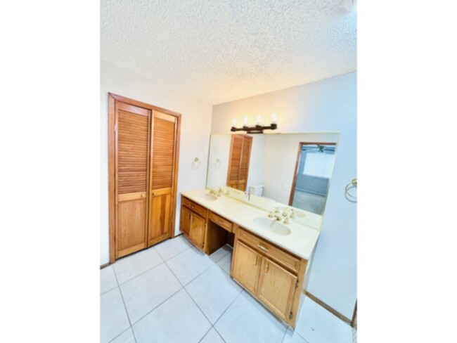 Building Photo - Charming 3 bedroom Mesquite Home!!!!!