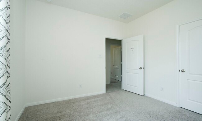 Building Photo - 7219 Bakersfield Ct