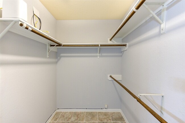 Building Photo - 2102 Indian Clearing Trail