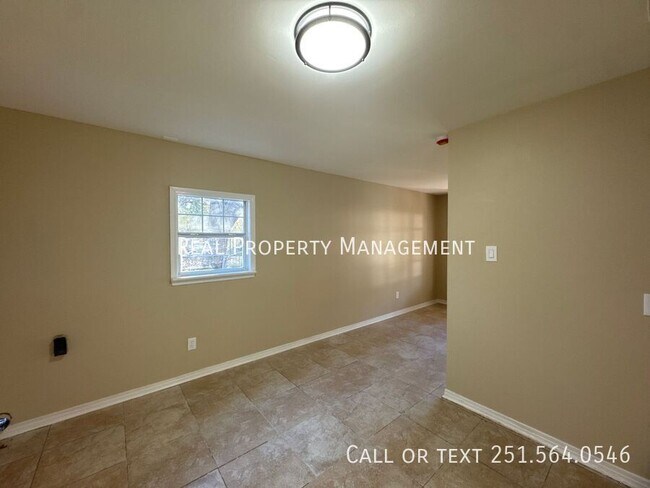 Building Photo - 6805 Stinson Ct