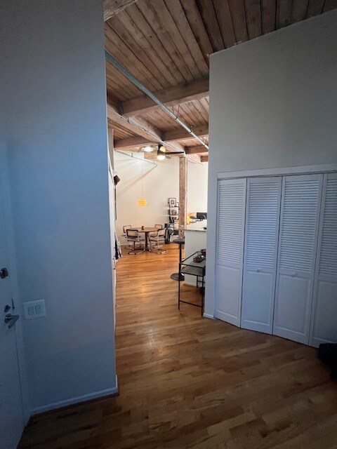 Building Photo - 225 W Huron St