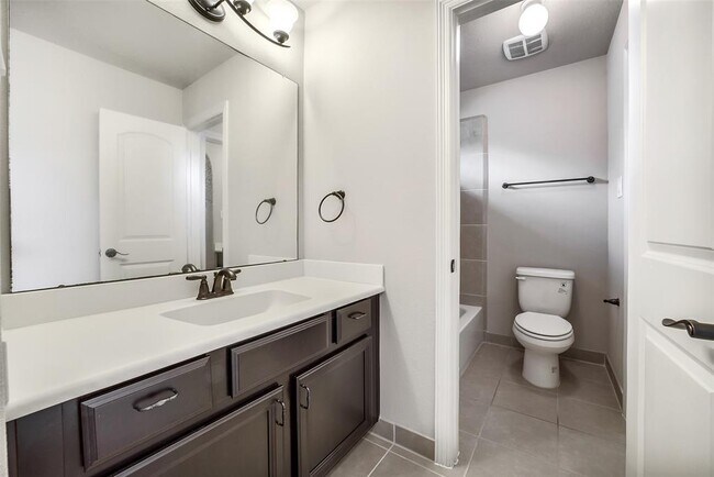 Building Photo - 16815 Violet Trace Ct