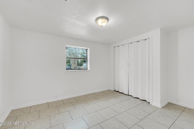 Building Photo - 1830 W 27th St