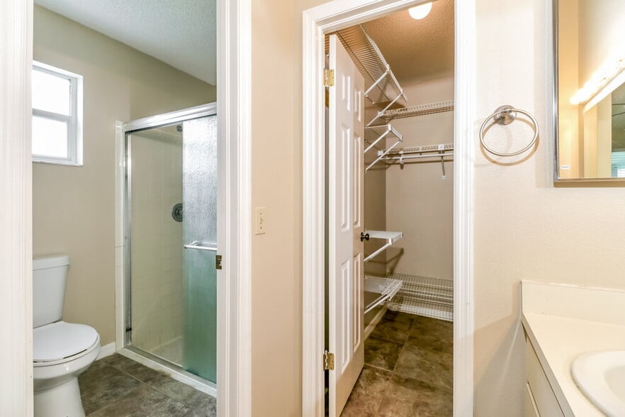 Building Photo - 8537 Berkley Dr
