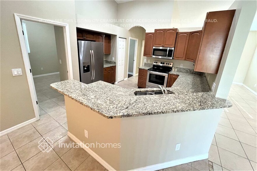 Building Photo - 7018 43rd Ave E