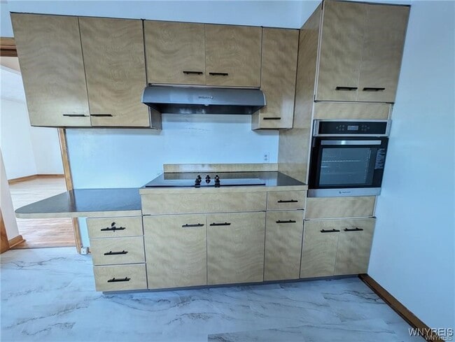 Building Photo - 130 Alberta Dr