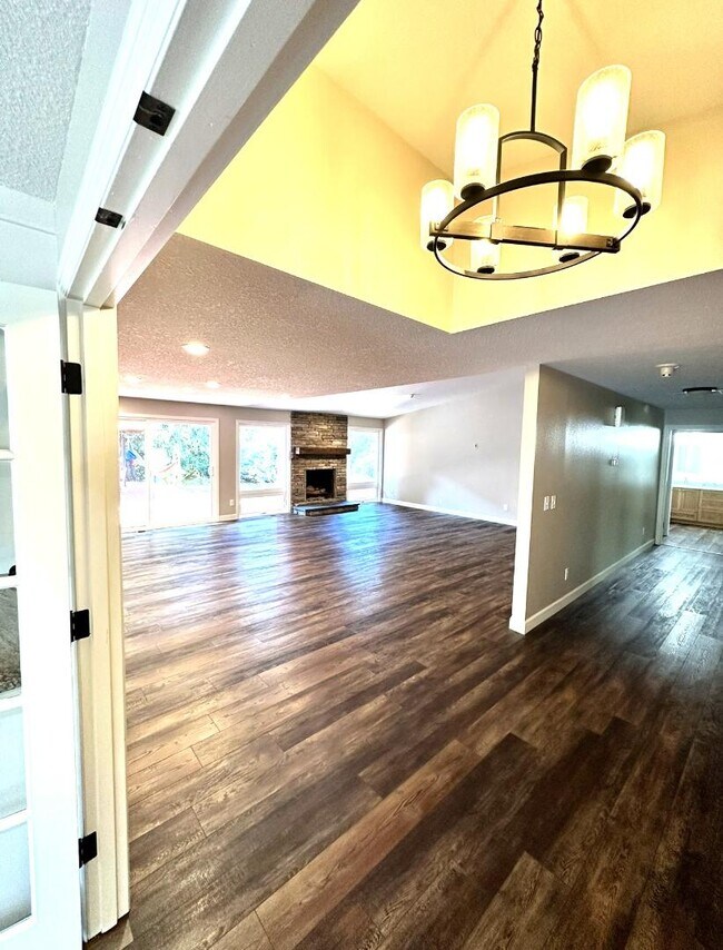 Building Photo - 14815 SW 141st Ave