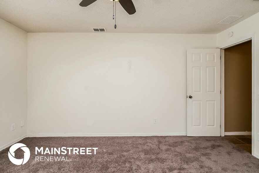 Building Photo - 2681 Greywall Ave